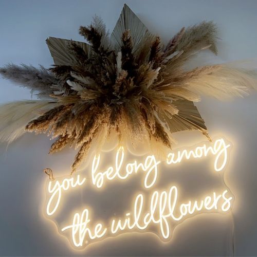 What color neon sign is best?